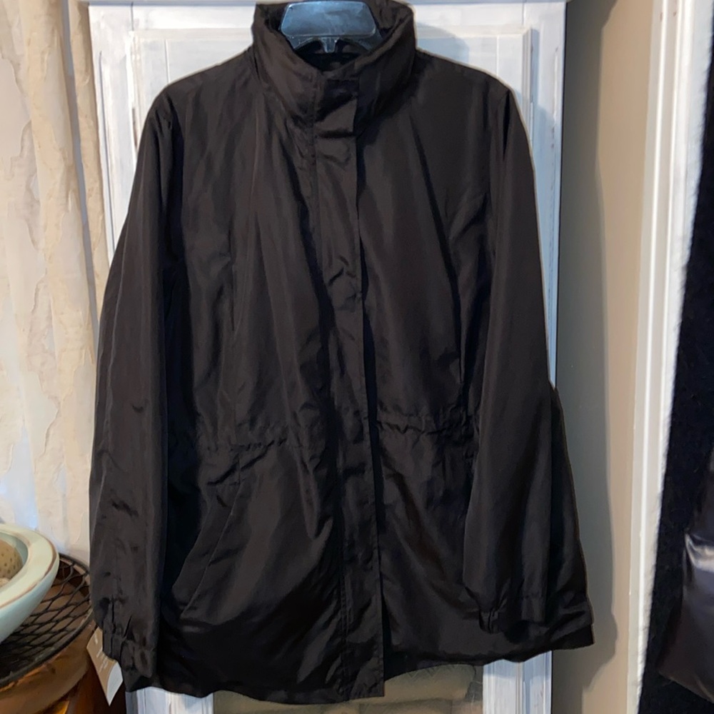 Woman’s XXL or 1X water resistant jacket, a new day brand